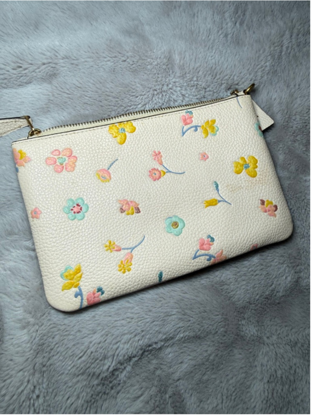 Women's Coach Off-White Floral Print Leather Wristlet (no strap) - Picture 4 of 8